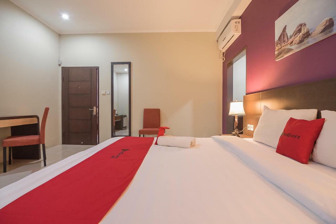RedDoorz Plus @ Tanjung Pandan Belitung 2 Luaran gambar