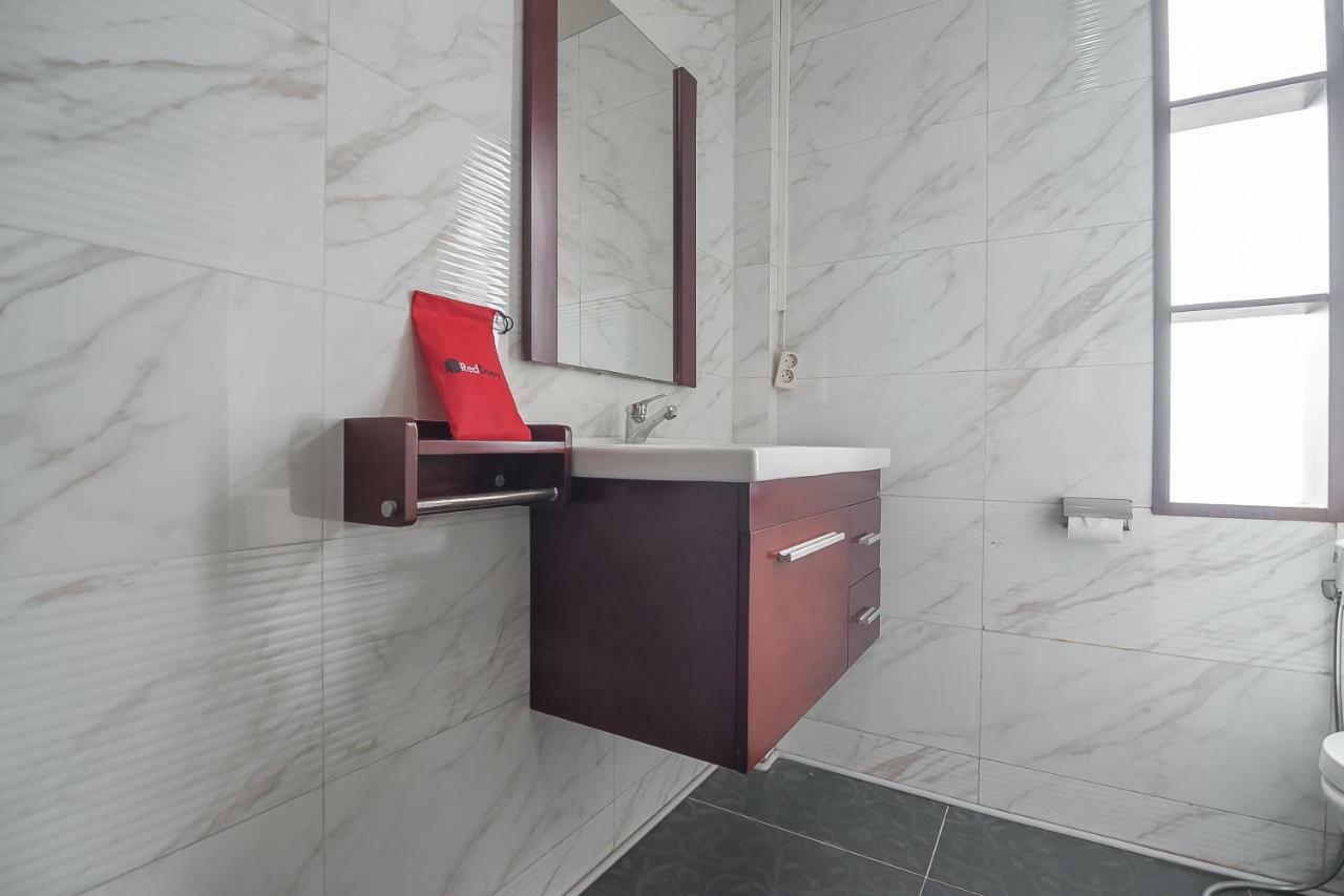 RedDoorz Plus @ Tanjung Pandan Belitung 2 Luaran gambar