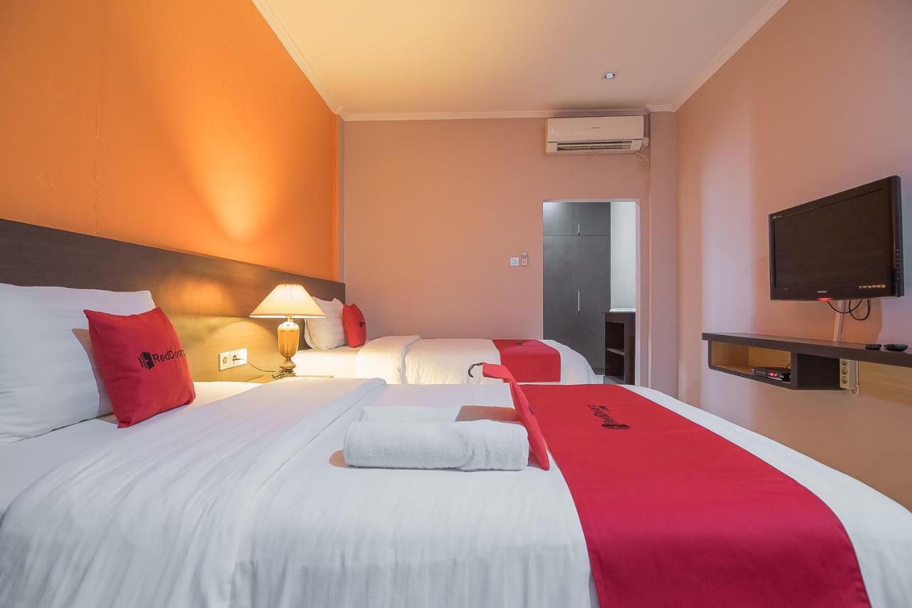 RedDoorz Plus @ Tanjung Pandan Belitung 2 Luaran gambar