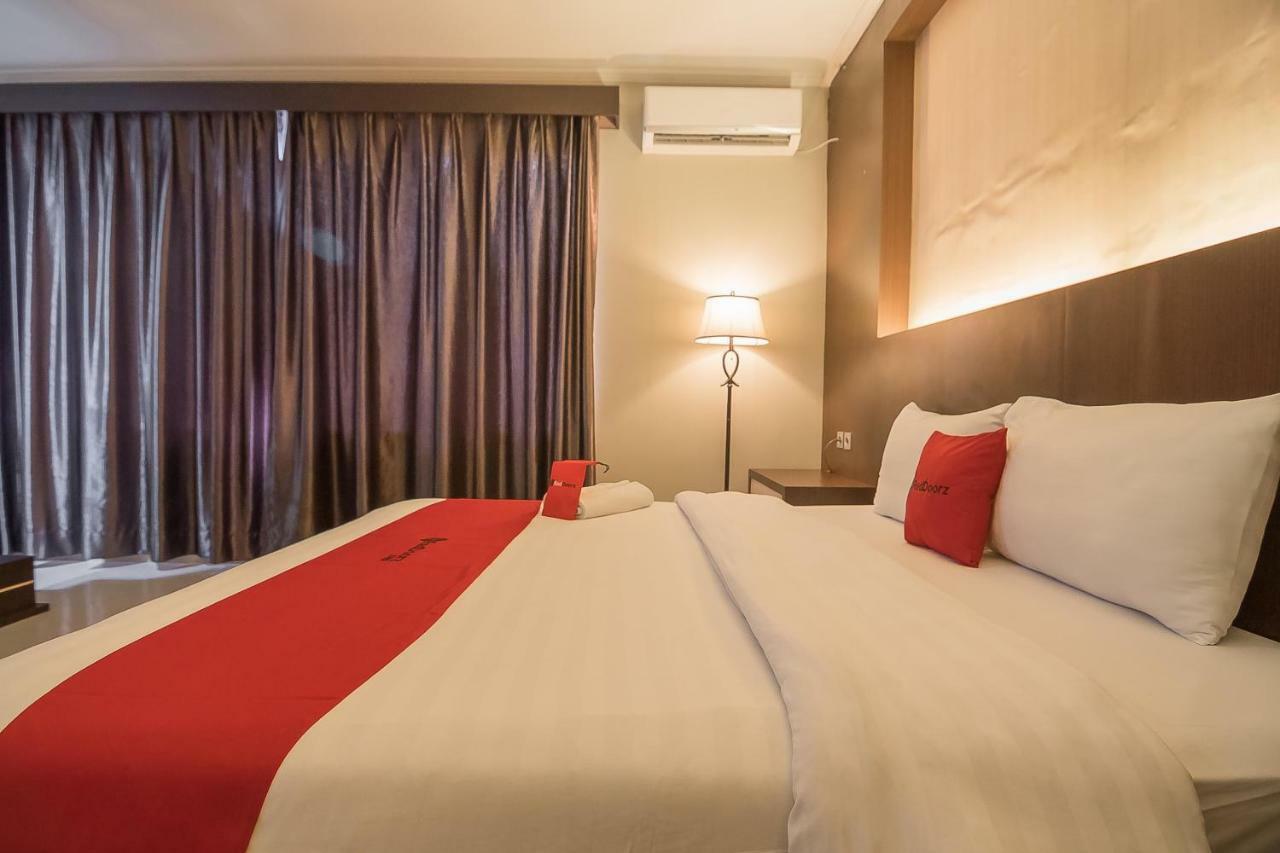 RedDoorz Plus @ Tanjung Pandan Belitung 2 Luaran gambar