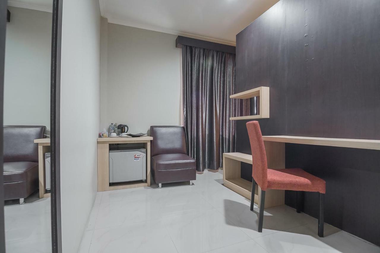 RedDoorz Plus @ Tanjung Pandan Belitung 2 Luaran gambar