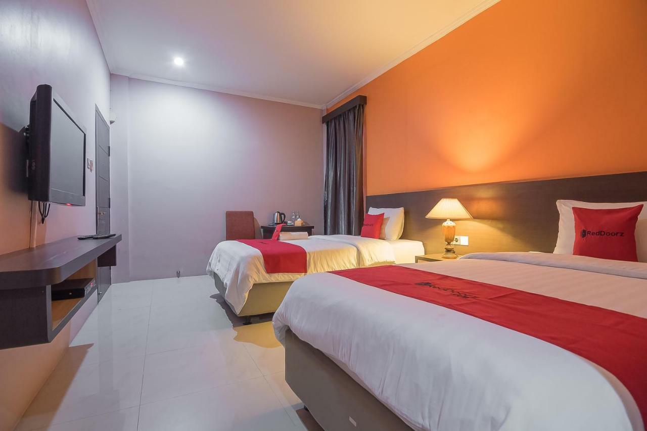 RedDoorz Plus @ Tanjung Pandan Belitung 2 Luaran gambar